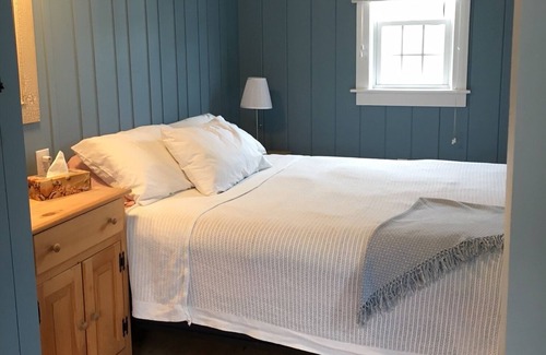 Centerville Cottage | Charming Cottage at Craigville Beach