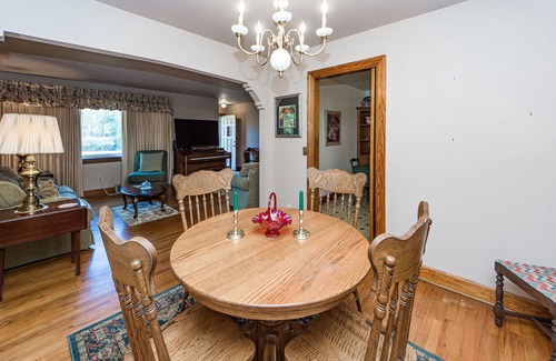 Summerville Historic District House | Charming Cottage close to Downtown Summerville