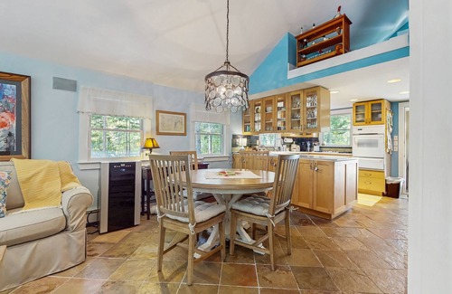 Ogunquit - Wells Cottage | Charming Cottage Close to Beaches with a Relaxing Patio and Nearby Attractions