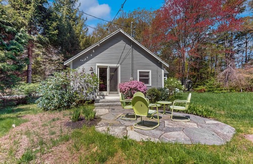 Ogunquit - Wells Cottage | Charming Cottage Close to Beaches with a Relaxing Patio and Nearby Attractions