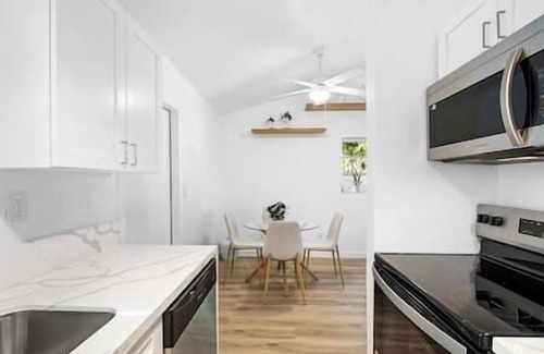 Coconut Grove House | Charming Cottage Coconut Grove