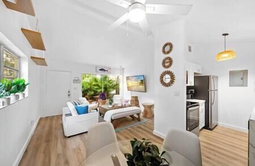 Coconut Grove House | Charming Cottage Coconut Grove