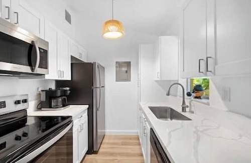 Coconut Grove House | Charming Cottage Coconut Grove