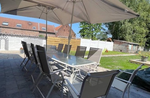 Wallers Cottage | Charming Cottage for 8 with Garden, EV Charger, and Modern Amenities in Scenic Regional Park