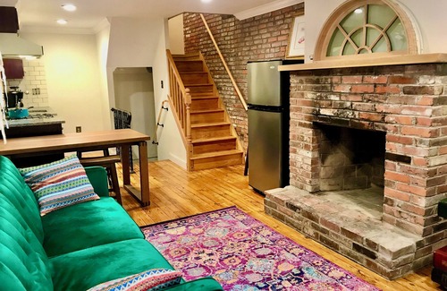 Washington Square West Cottage | Charming cottage in Ave of the Arts -Center City