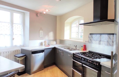 Royallieu Village Cottage | Charming cottage in Compiègne with WiFi and terrace