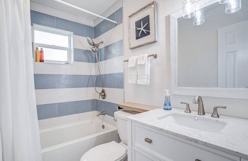 North River Shores Cottage | Charming cottage in delightful Stuart with AC, WiFi