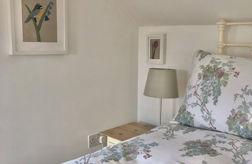Carnhedryn Cottage | Charming cottage in peaceful hamlet near St Davids & Solva