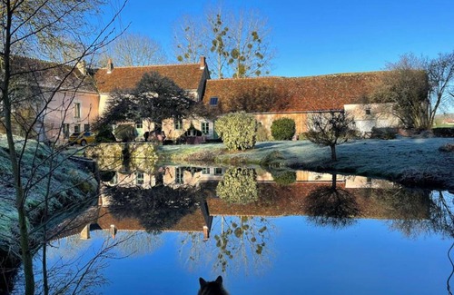 Loisail Cottage | Charming cottage in Perche Park with fireplace and garden