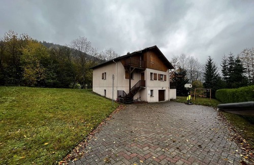 La Bresse House | Charming cottage in the heart of greenery, ideal for spending time with family or friends.