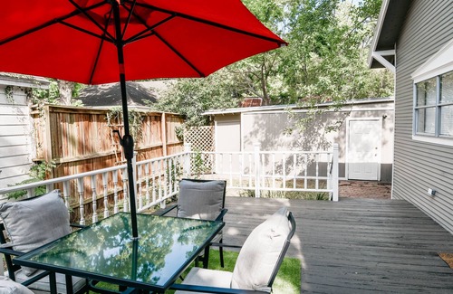 Victoria House | Charming cottage in the heart of historic downtown Victoria!