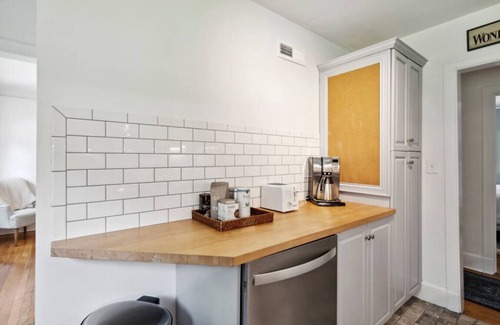 North Buckhead Cottage | Charming Cottage in the heart of Buckhead
