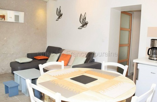 Limeray Cottage | Charming Cottage in Touraine with WIFI, Pets Allowed