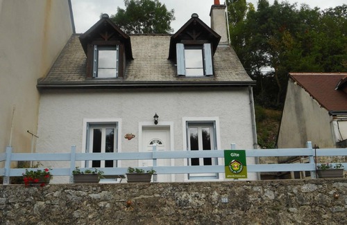 Limeray Cottage | Charming Cottage in Touraine with WIFI, Pets Allowed