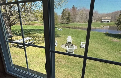 Bar Harbor Cottage | Charming cottage in Bar Harbor - Cozy fireplace, Kitchen, AC & Wi-Fi - Sleeps 6.