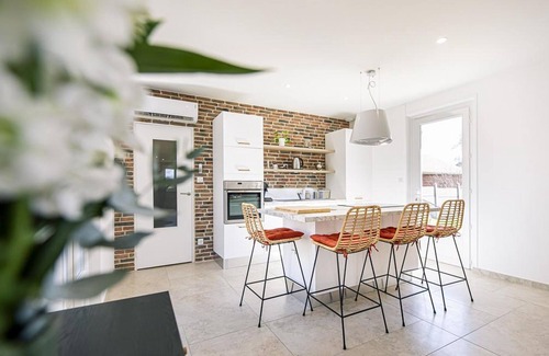 Saulcet Cottage | Charming cottage in vineyards with spa and garden