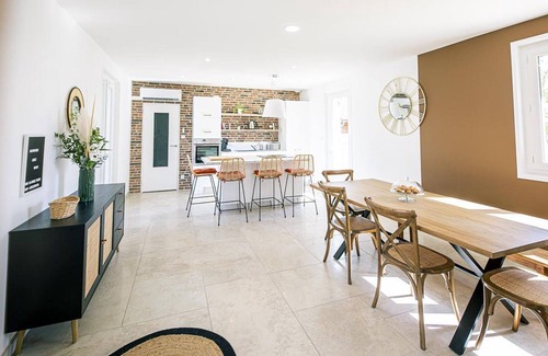 Saulcet Cottage | Charming cottage in vineyards with spa and garden