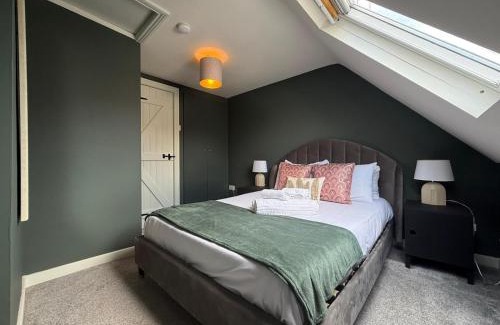 Windsor House | Charming cottage in WINDSOR - WALK TO CASTLE &SHOPS!