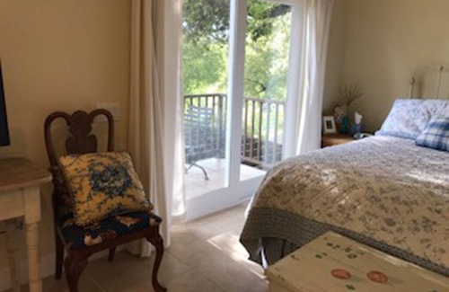 Napa Cottage | Charming Cottage Located on Private Gated Estate
