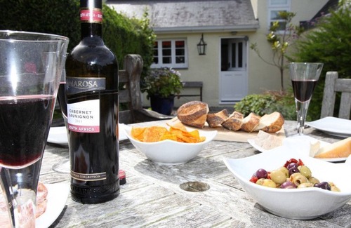 Dittisham Cottage | Charming cottage, modern living with original features, perfect private garden