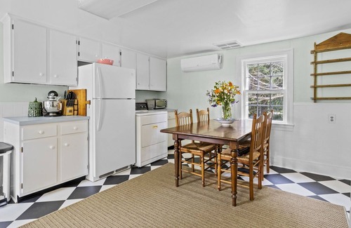 Trappe Cottage | Charming Cottage on Bolingbroke Creek