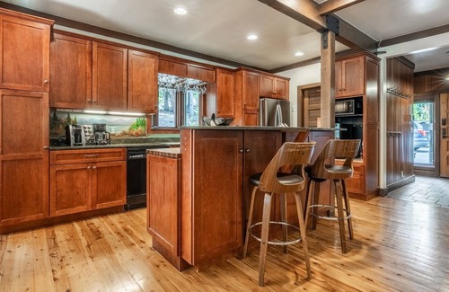 Homewood Cottage | Charming Cottage on Forested Lot With Community Firepit; Near Ski Resort
