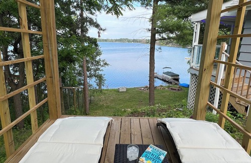 Hancock Cottage | Charming Cottage on Pine Lake w/Incredible Views!