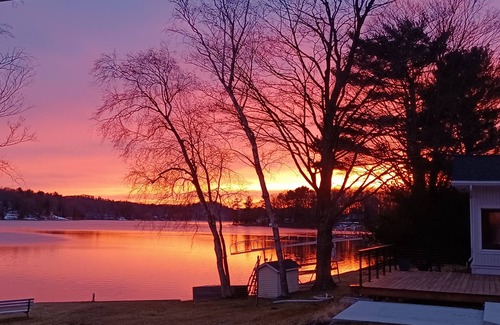 Shelby Cottage | Charming Cottage on Stony Lake in Shelby, Michigan with AC, WiFi