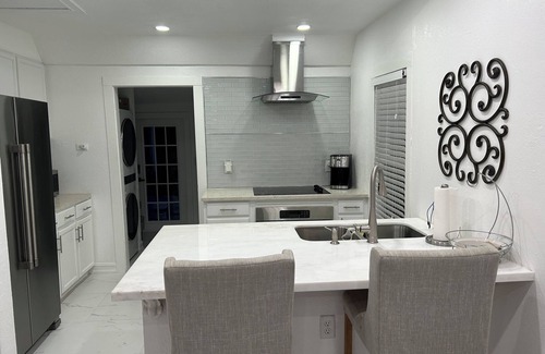 Boynton Beach Cottage | Charming cottage with AC in Boynton Beach - 2 bedrooms