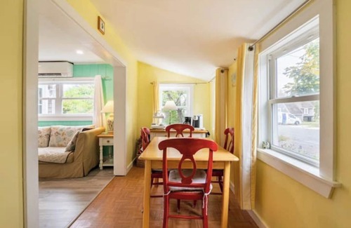 West Yarmouth Cottage | Charming Cottage near Beach and Ferry.