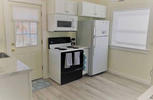 West Yarmouth Cottage | Charming Cottage near Beach and Ferry.
