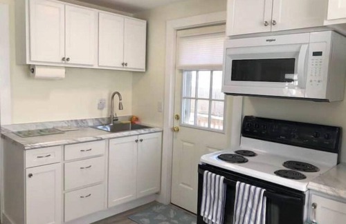 West Yarmouth Cottage | Charming Cottage near Beach and Ferry.