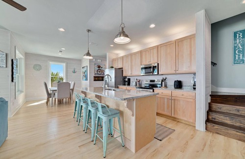 Gulf Shores House | Charming Cottage w/Gulf View, Beach Access & Pool