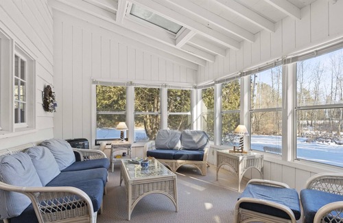 Jacksonport Cottage | Charming Cottage - Walk to Jacksonport! -Labor Day Wknd Still Avail!