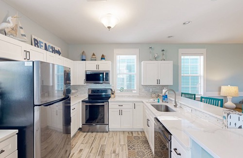 Port St. Joe Cottage | Charming Cottage with Hot Tub, Fitness Center, & Nature Trails