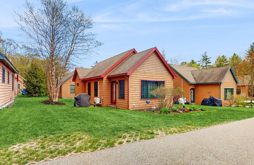 Wells Cottage | Charming Cottage with a Game Room, Pool, and Coastal Attractions Nearby