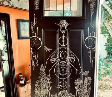 City Heights House | Charming Cottage with Hot Tub in Secret Garden