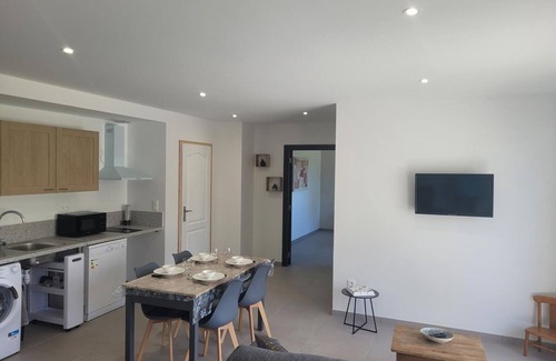 Couzon Cottage | Charming Cottage with Spa and Homemade Jams in Couzon