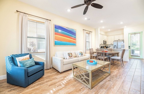West Kissimmee Cottage | Charming Cottage with Private Hot Tub near Disney with Margaritaville Resort &.