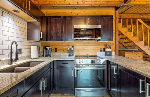 Blairsville Cottage | Charming cottages with serene mountain views w/firepit