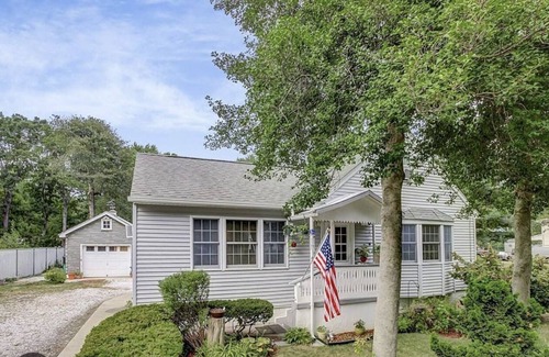 Howell Apartment | Charming country cottage