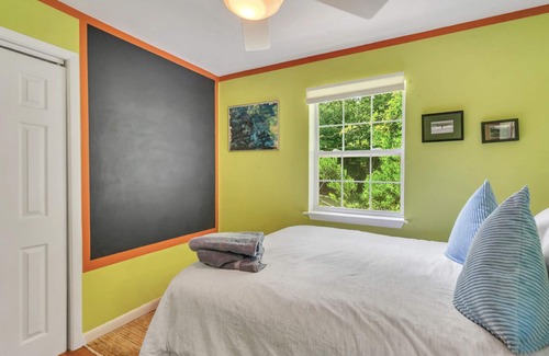 Sagaponack House | Charming Country Cottage, Large Pool, Close to Trails and Vineyards