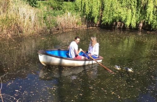 Wisbech Cottage | Charming country retreat -Lakeview Cottage with Hot tub