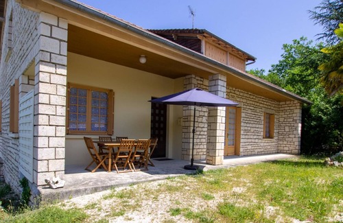 Borreze Cottage | Charming Countryside Home: Terrace, BBQ, Wifi, Near Dordogne & Vézère Valleys