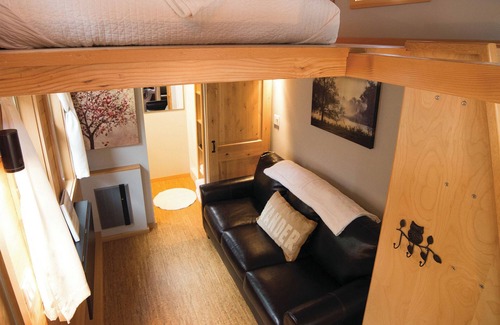 Lyons Resort | Charming Couples’ Escape – The Rusty Aspen Tiny Home in Lyons, CO