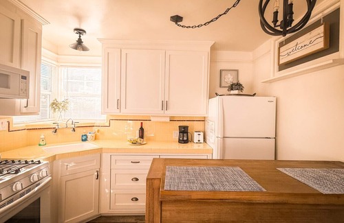 Concord House | Charming Courtyard Cottage | Private Patio | Fire Table | BBQ