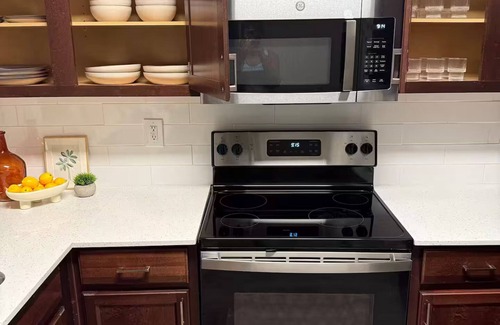 Frisco Apartment | Charming & Cozy 1BR/1BA/2BEDS. Pool/Gym/Shops