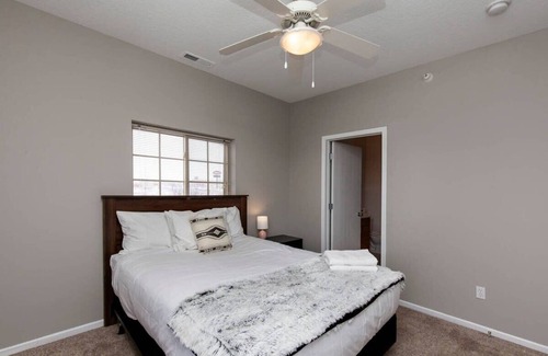 Ames Apartment | Charming & Cozy 2BD Suite w/ Gym & Pool