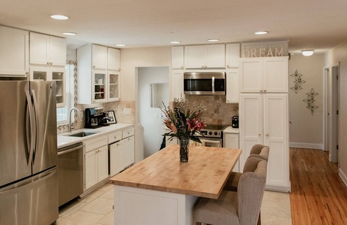 Highland House | Charming & Cozy 4-Bed in Highland Park