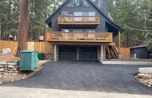 Incline Village House | Charming, Cozy and Clean Tahoe Retreat
